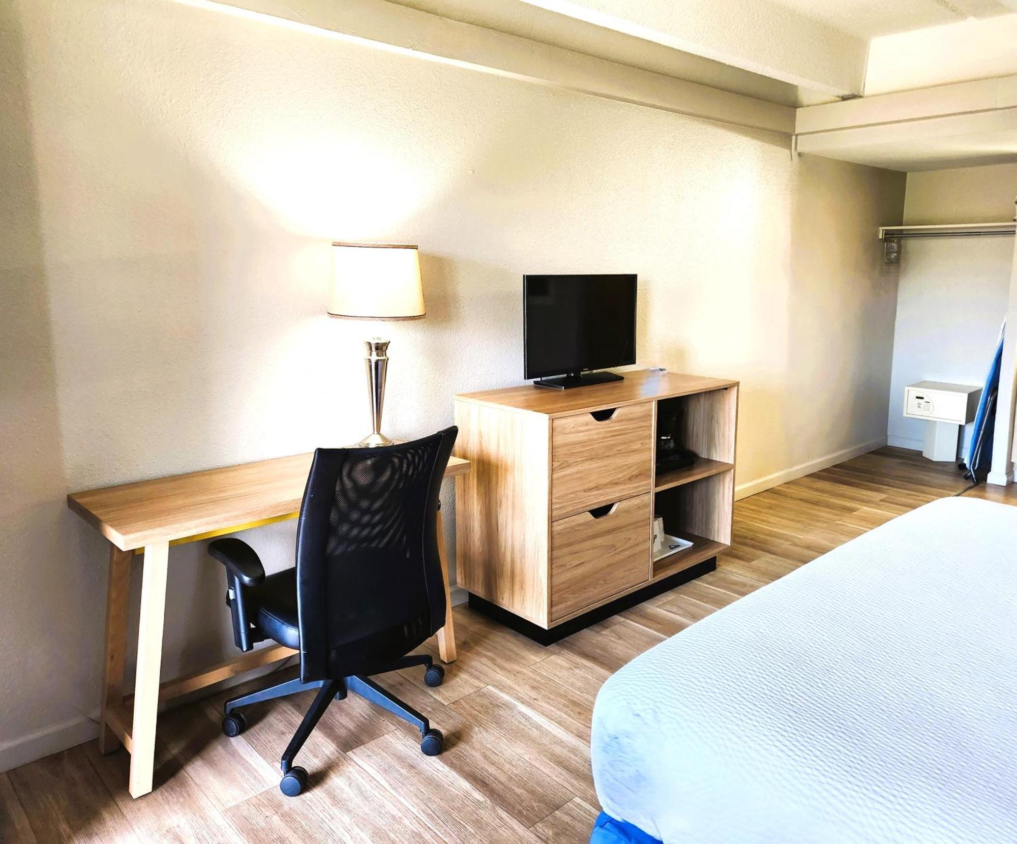 Days Inn By Wyndham Denver Downtown Екстер'єр фото