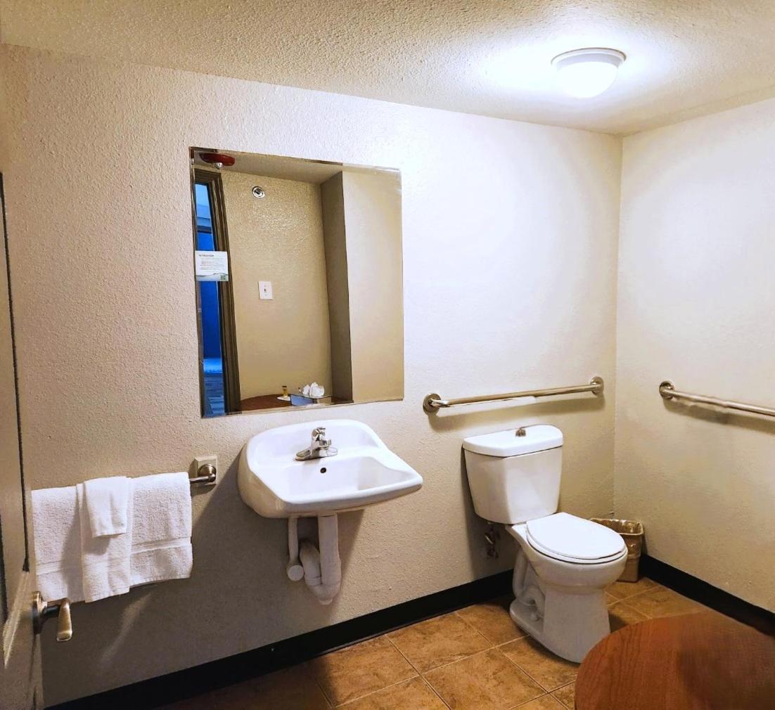 Days Inn By Wyndham Denver Downtown Екстер'єр фото