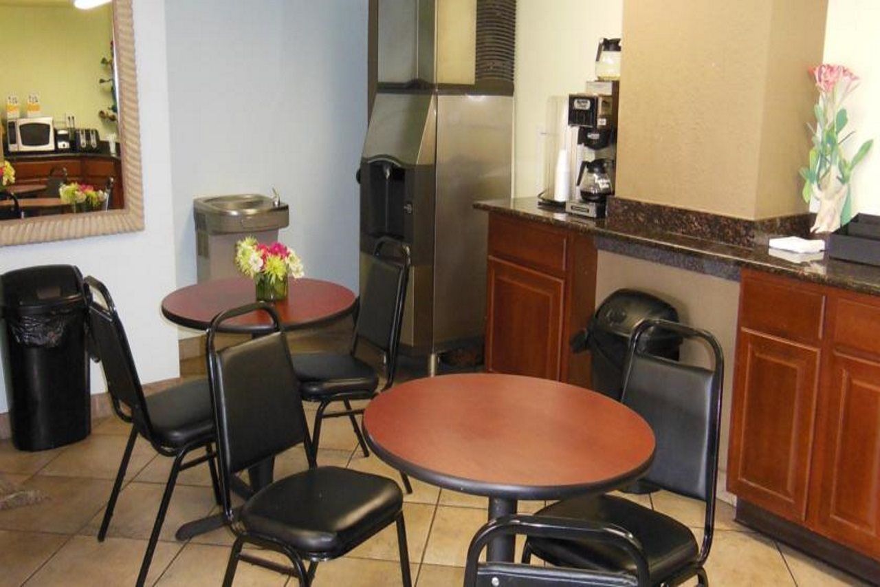 Days Inn By Wyndham Denver Downtown Екстер'єр фото